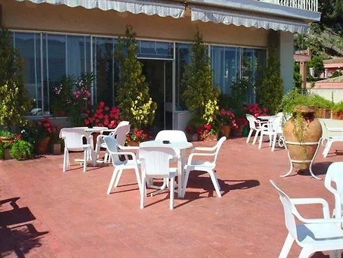 Hotel Mediterranée Taormina 4*,